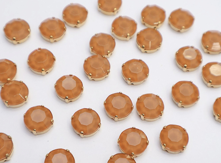 Фото ткани Стразы, цвет - коричневый и золотой