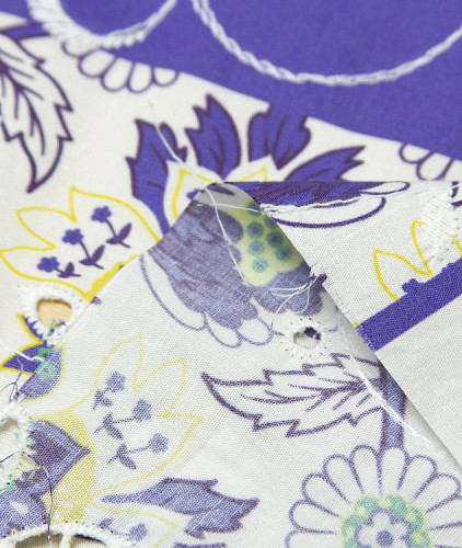 Хлопковое шитье тип Etro, цвет - фиолетовый, желтый, белый, зеленый. Изображение 2