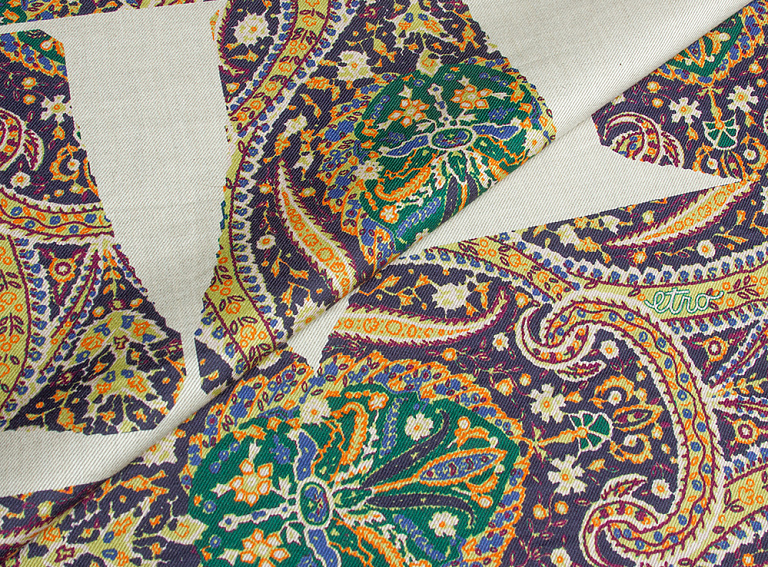 Фото ткани Хлопковая ткань тип Etro (купон), детали изделия, цвет - фиолетовый, зеленый, оранжевый, пейсли, рисунок