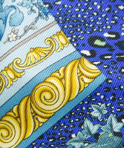 Джинса тип Versace, цвет - желтый, коричневый, зеленый, голубой, сиреневый, цветы. Изображение 5