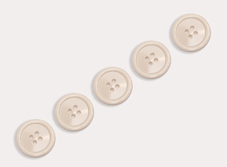 Фото ткани Пуговица круглая (пластик), цвет - молочный