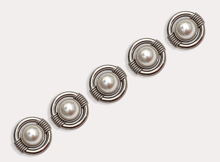 Фото ткани Пуговица круглая (металл), цвет - металлик