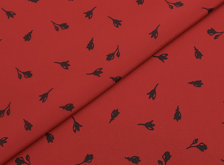 Фото ткани Натуральный шелк с черными мелкими цветами, цвет - красный