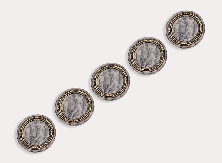 Фото ткани Пуговица круглая пластиковая, цвет - серый