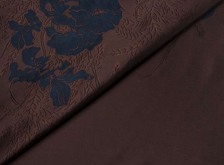 Фото ткани Шелковая тафта (купон), цвет - коричневый, темно-синий, цветы