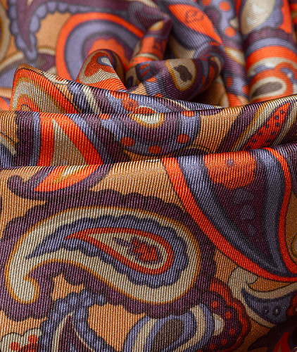 Твиловый шелк тип  Etro, цвет - оранжевый, сиреневый, бежевый, горчичный, пейсли. Изображение 5