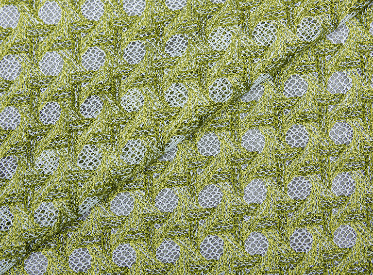 Фото ткани Вышивка на сетке, цвет - белый и зеленый