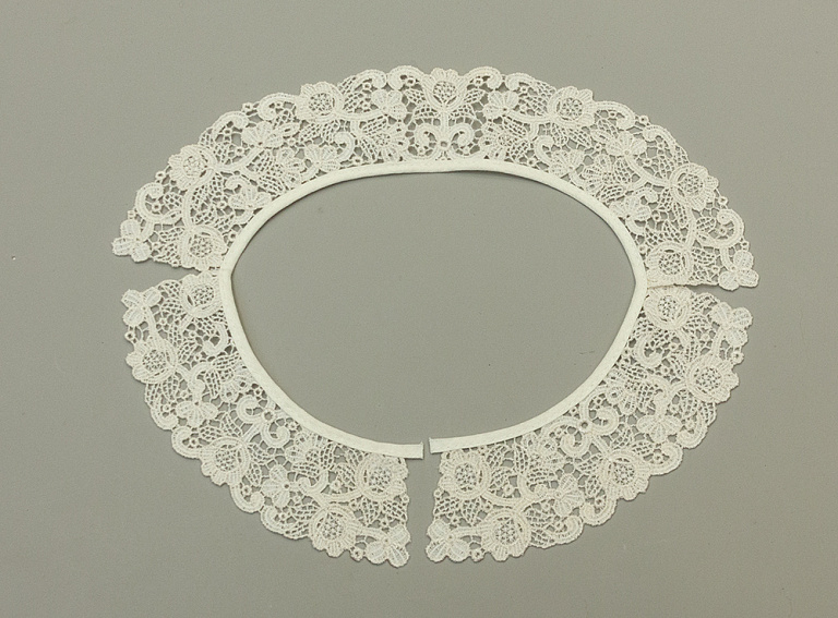 Фото ткани Воротник, цвет - молочный