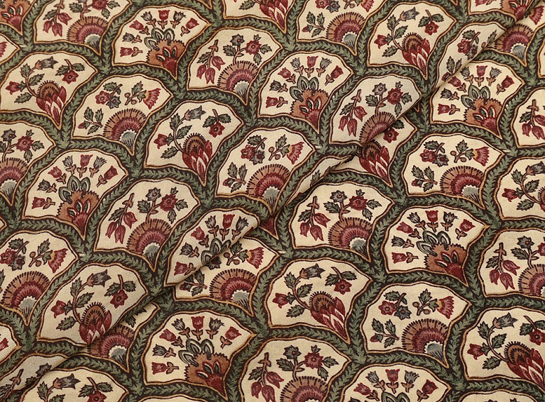 Фото ткани Натуральный шелк с рисунком тип Valentino, цвет - разноцветный