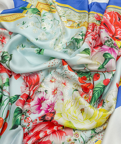 Шелковый платок тип Dolce&Gabbana (купон), цвет - красный, зеленый, голубой, цветы. Изображение 3