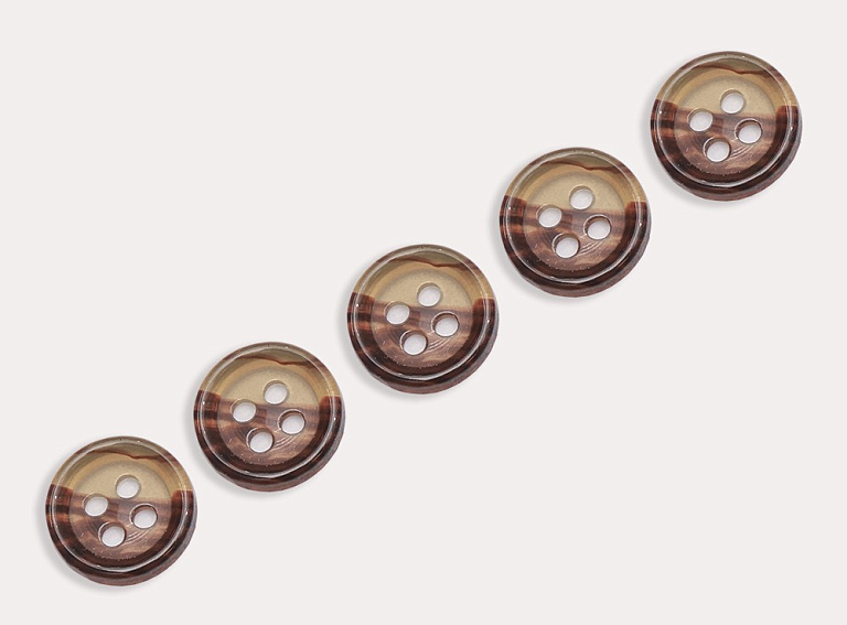 Фото ткани Пуговица круглая (пластик), цвет - коричневый
