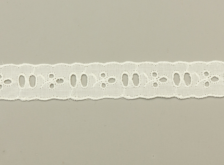 Фото ткани Кружево хлопковое, цвет - молочный