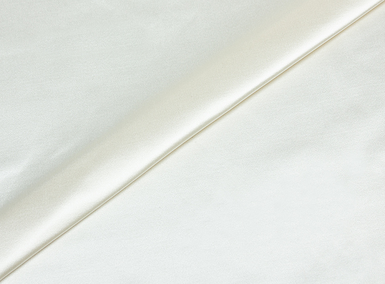 Фото ткани Атласный шелк, цвет - кремовый