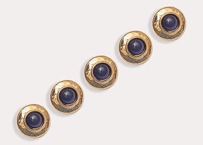 Фото ткани Пуговица круглая пластиковая, цвет - синий и золотой