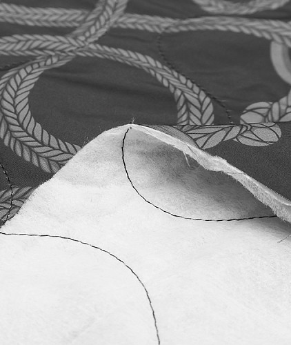 Курточная стежка тип Hermes с рисунком, цвет - черный. Изображение 2