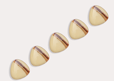 Фото ткани Пуговица треугольная, цвет - бежевый