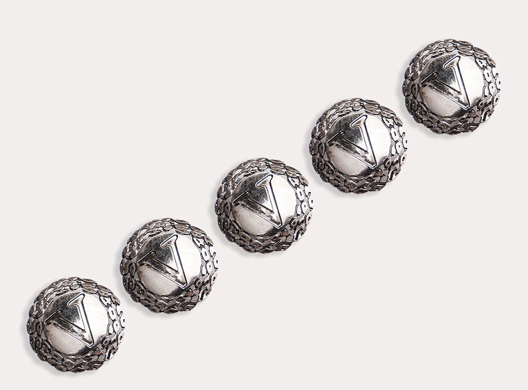 Фото ткани Пуговица тип Valentino (металл), цвет - серебро