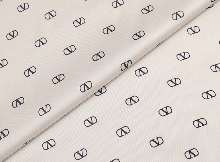 Фото ткани Подкладочная ткань тип Valentino с рисунком, цвет - молочный