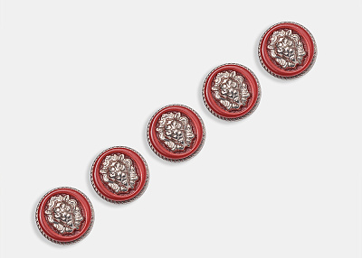 Фото ткани Пуговица круглая с головой льва, цвет - красный и серебро