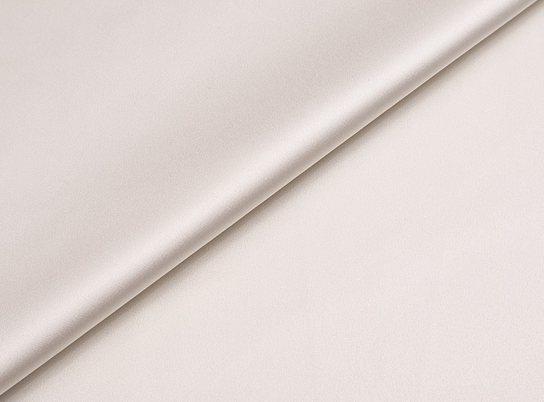 Фото ткани Атласный шелк, цвет - молочный