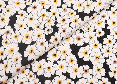 Фото ткани Натуральный шелк с белыми цветами, цвет - черный