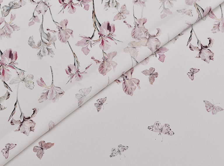 Фото ткани Натуральный шелк тип Dior с ирисами (купон), цвет - белый, розовый, бабочки, цветы