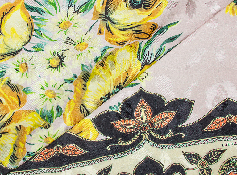 Фото ткани Натуральный шелк тип Etro (КУПОН), цвет - желтый, зеленый, черный, терракотовый, сиреневый, цветы, пейсли
