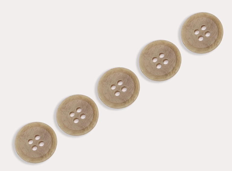 Фото ткани Пуговица круглая пластиковая, цвет - бежевый