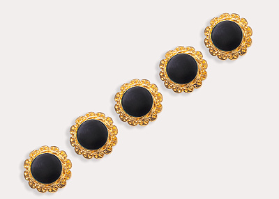 Фото ткани Пуговица круглая металлическая с черной эмалью, цвет - золото, черный