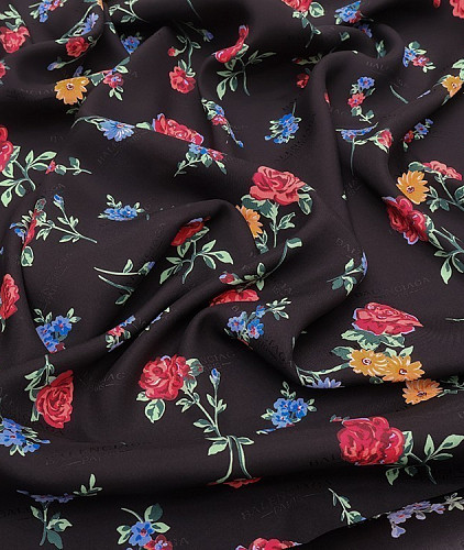 Натуральный шелк тип Balenciaga с рисунком, цвет - черный и цветы. Изображение 3