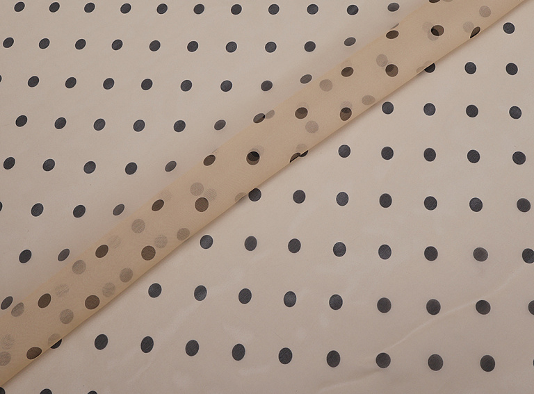Фото ткани Шелковая органза  в горох, цвет - бежевый