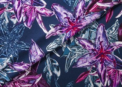 Фото ткани Вискозный трикотаж с рисунком, цвет - синий, фиолетовый