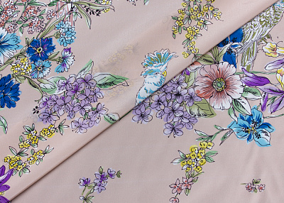 Фото ткани Натуральный шелк тип Valentino, цвет - желтый, розовый, зеленый, голубой, сиреневый, молочный, цветы, попугаи