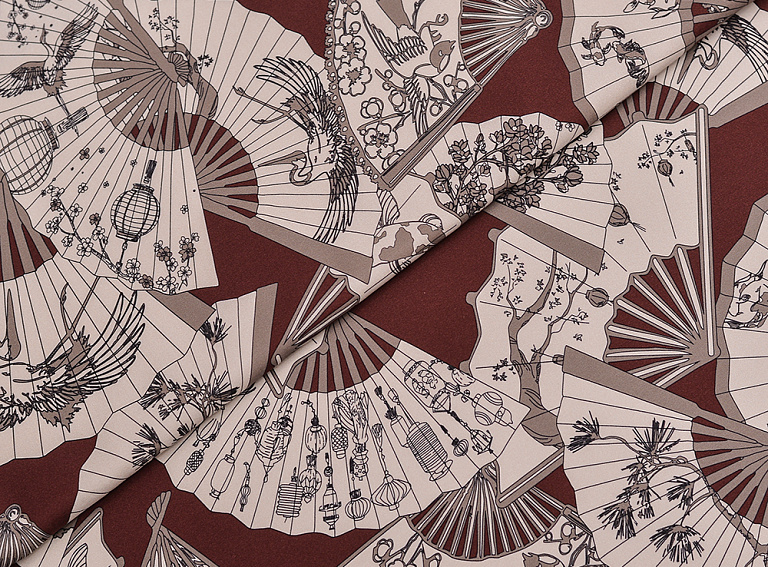 Фото ткани Натуральный шелк с веером, цвет - бежевый с бордовым