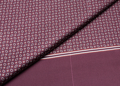 Фото ткани Твиловый шелк с рисунком (купон), цвет - бордовый, красный, молочный, пейсли