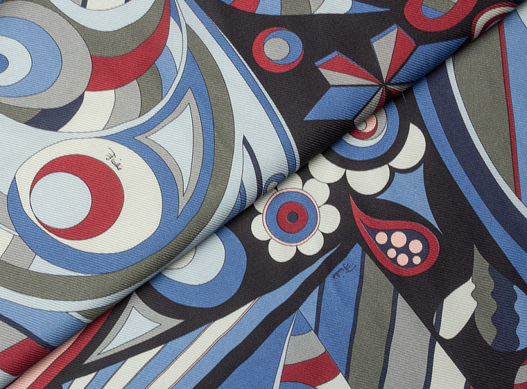 Фото ткани Твиловый шелк тип Pucci с рисунком, цвет - серый, синий, бордовый, голубой, молочный