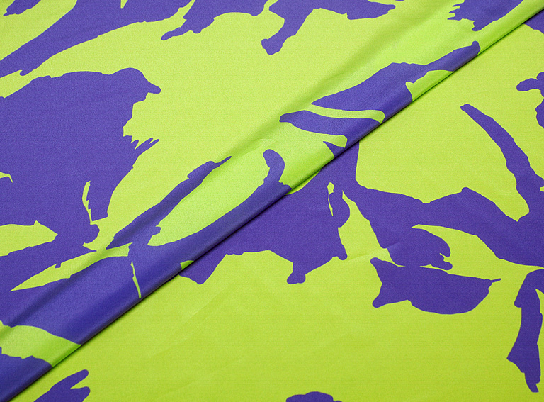 Фото ткани Натуральный шелк с рисунком, цвет - зеленый и сиреневый