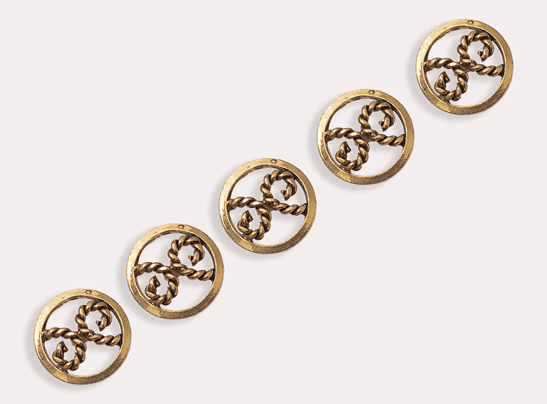 Фото ткани Пуговица круглая металлическая, цвет - золото