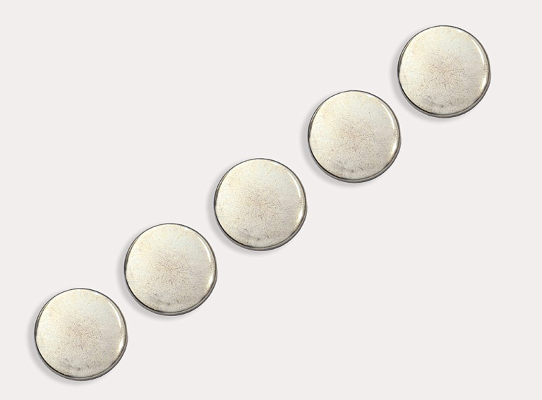 Фото ткани Пуговица круглая (металл), цвет - металлик