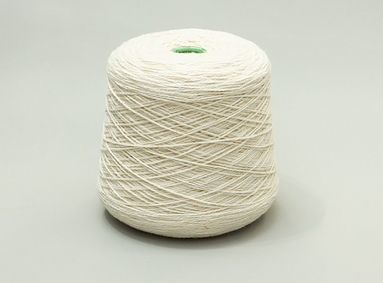 Фото ткани Пряжа кашемировая (100гр), цвет - молочный