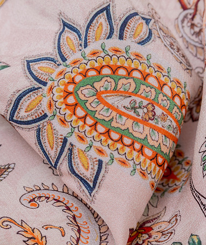 Натуральный шелк тип Etro, цвет - розовый, пейсли. Изображение 4