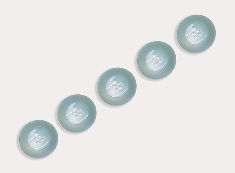 Фото ткани Пуговица круглая (пластика), цвет - голубой