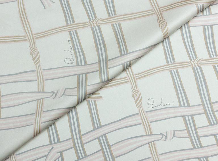 Фото ткани Атласный шелк тип Burberry с рисунком, цвет - молочный, клетка