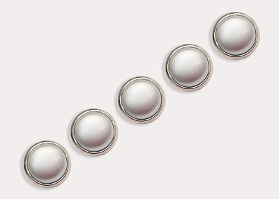 Фото ткани Пуговица круглая (металл), цвет - серый