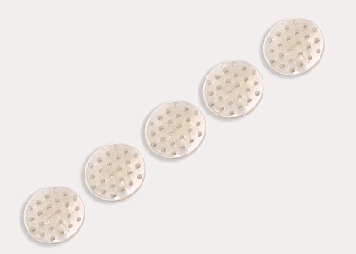 Фото ткани Пуговица круглая (пластик), цвет - жемчужный