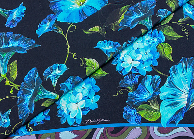 Фото ткани Натуральный шелк тип Dolce&Gabbana, цвет - синий, черный, зеленый, цветы
