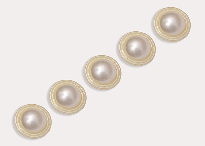 Фото ткани Пуговица круглая, цвет - жемчужный