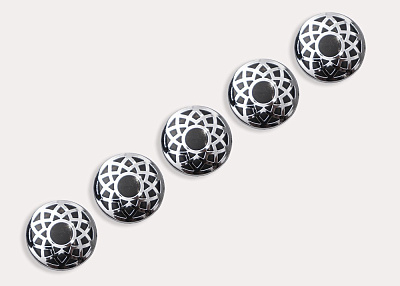 Фото ткани Пуговица круглая, цвет - черный и серебро