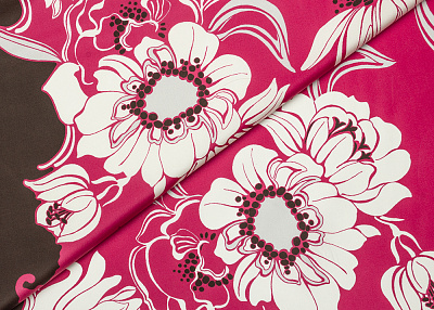 Фото ткани Натуральный шелк тип Valentino (купон), цвет - розовый, коричневый, молочный, фуксия, цветы