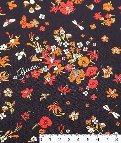 Натуральный шелк тип Gucci с цветами, цвет - черный. Изображение 5